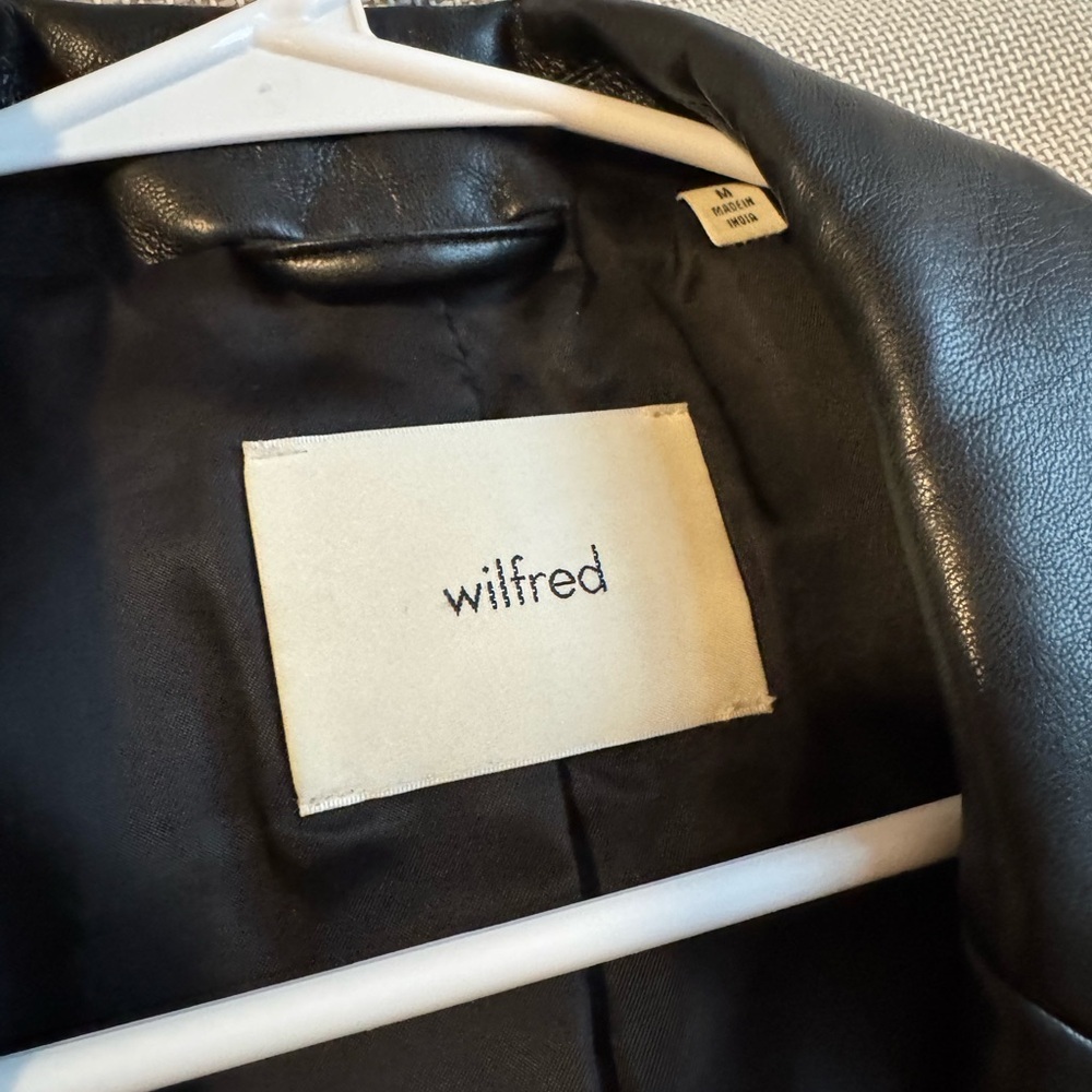Aritzia Wilfred Black Vegan Leather Blazer - Picture 4 of 5